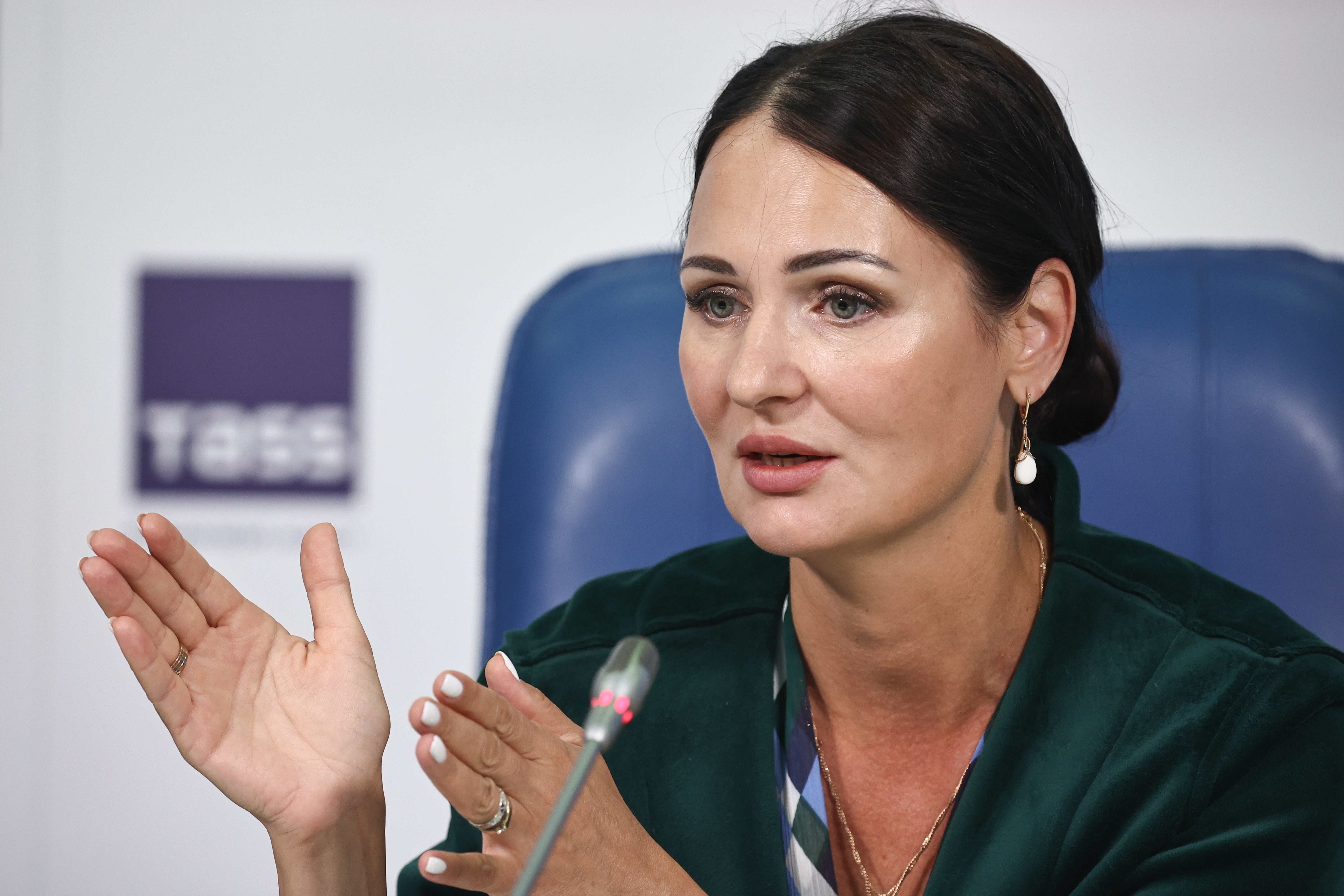 Буцкая рассказала, что в роддомах стали предоставлять бесплатные, прокатные автокресла