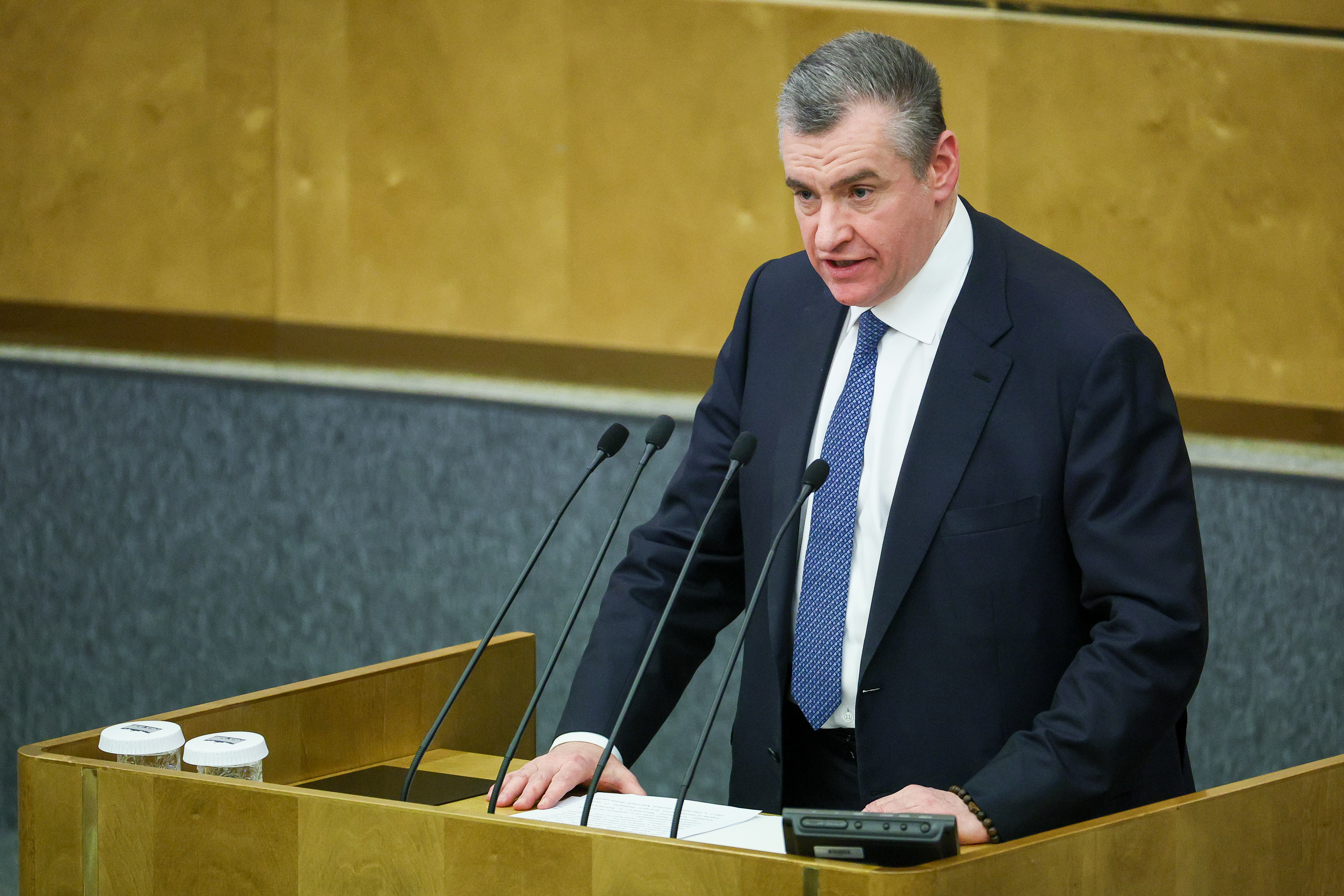 «Жить на такие деньги невозможно»: Слуцкий выступил за увеличение пособия по уходу за ребенком