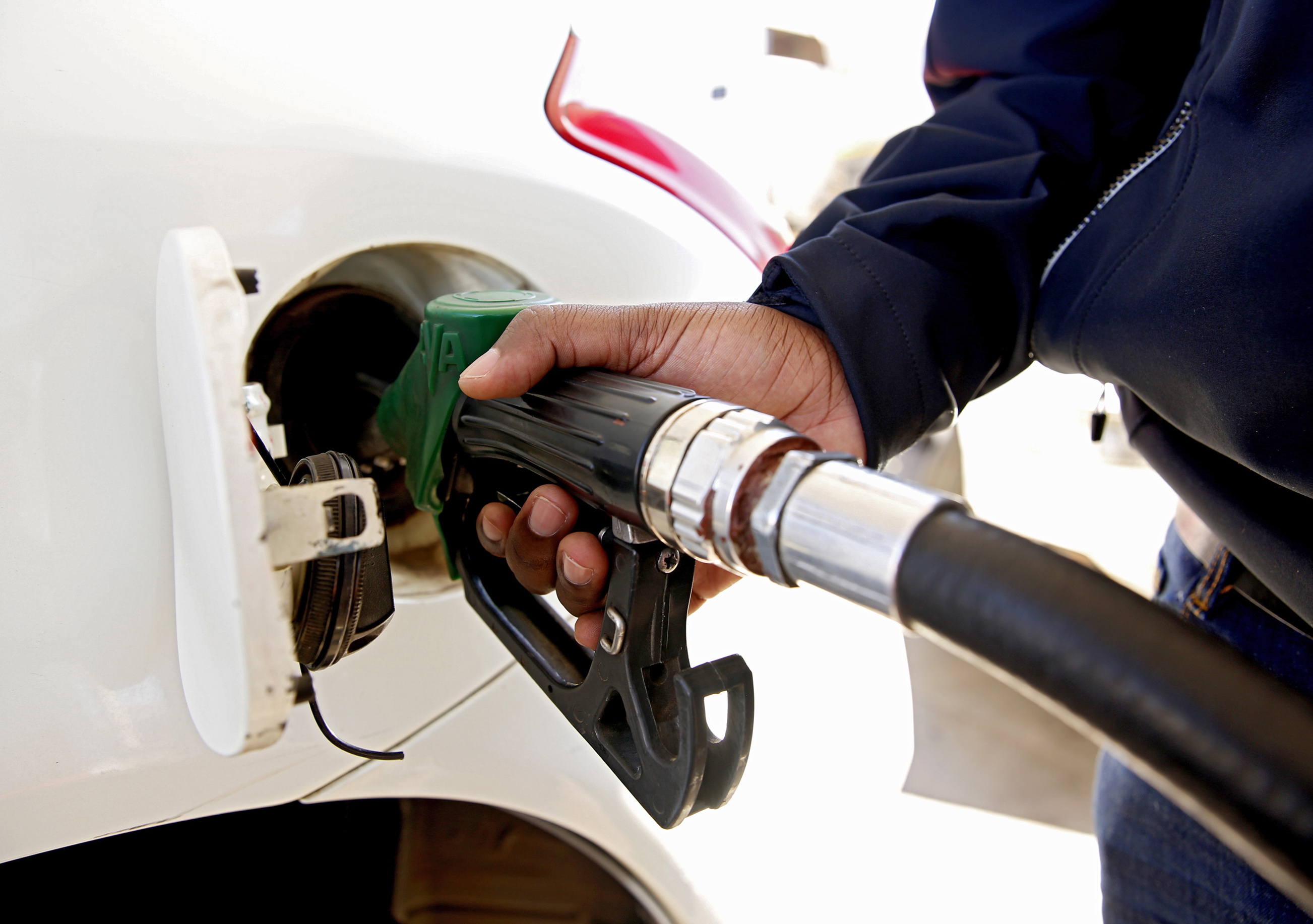 В правительстве заверили, что цены на бензин будут расти только в пределах инфляции