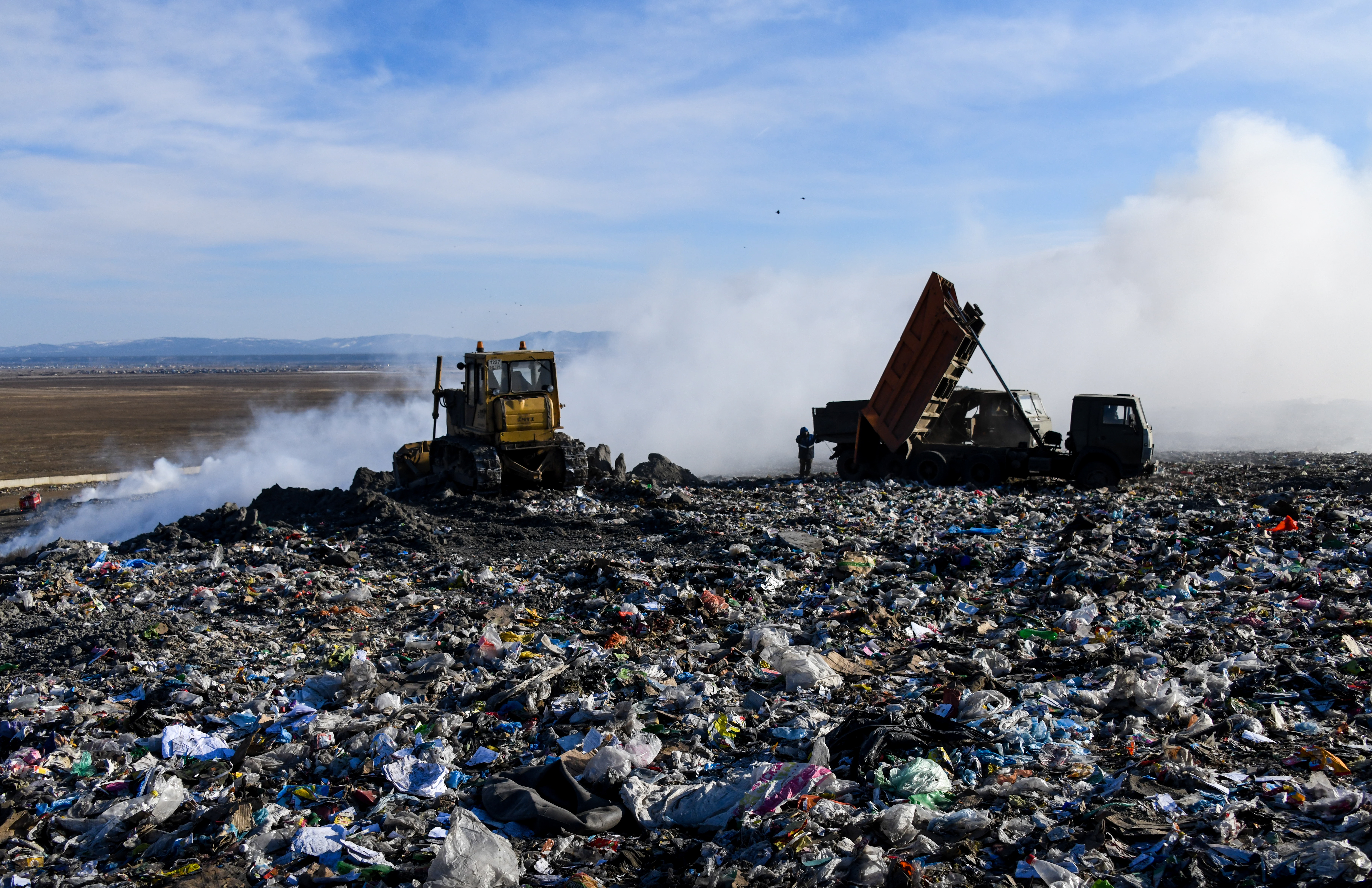 В России могут повысить штрафы за незаконный сброс отходов
